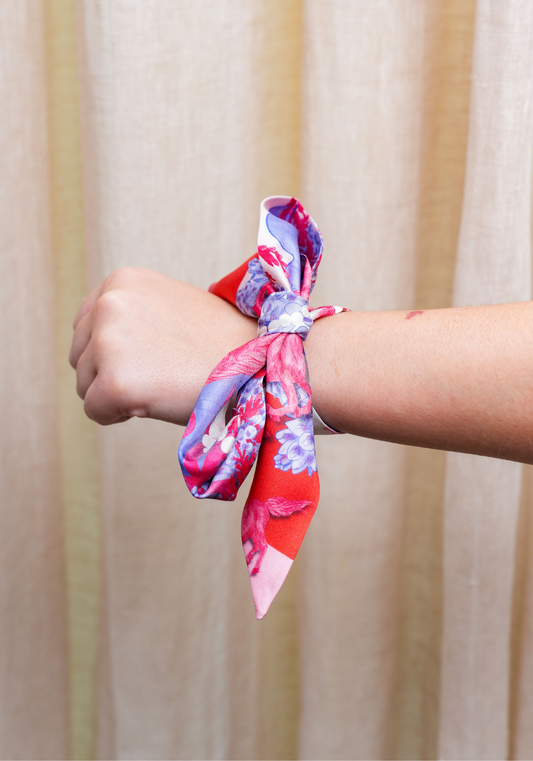 Red & White Heirloom Scarflette™