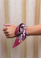 Maroon & White Heirloom Scarflette™
